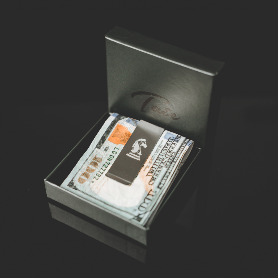 Knight cash clip